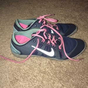 Nike training shoe for the gym or hiking.